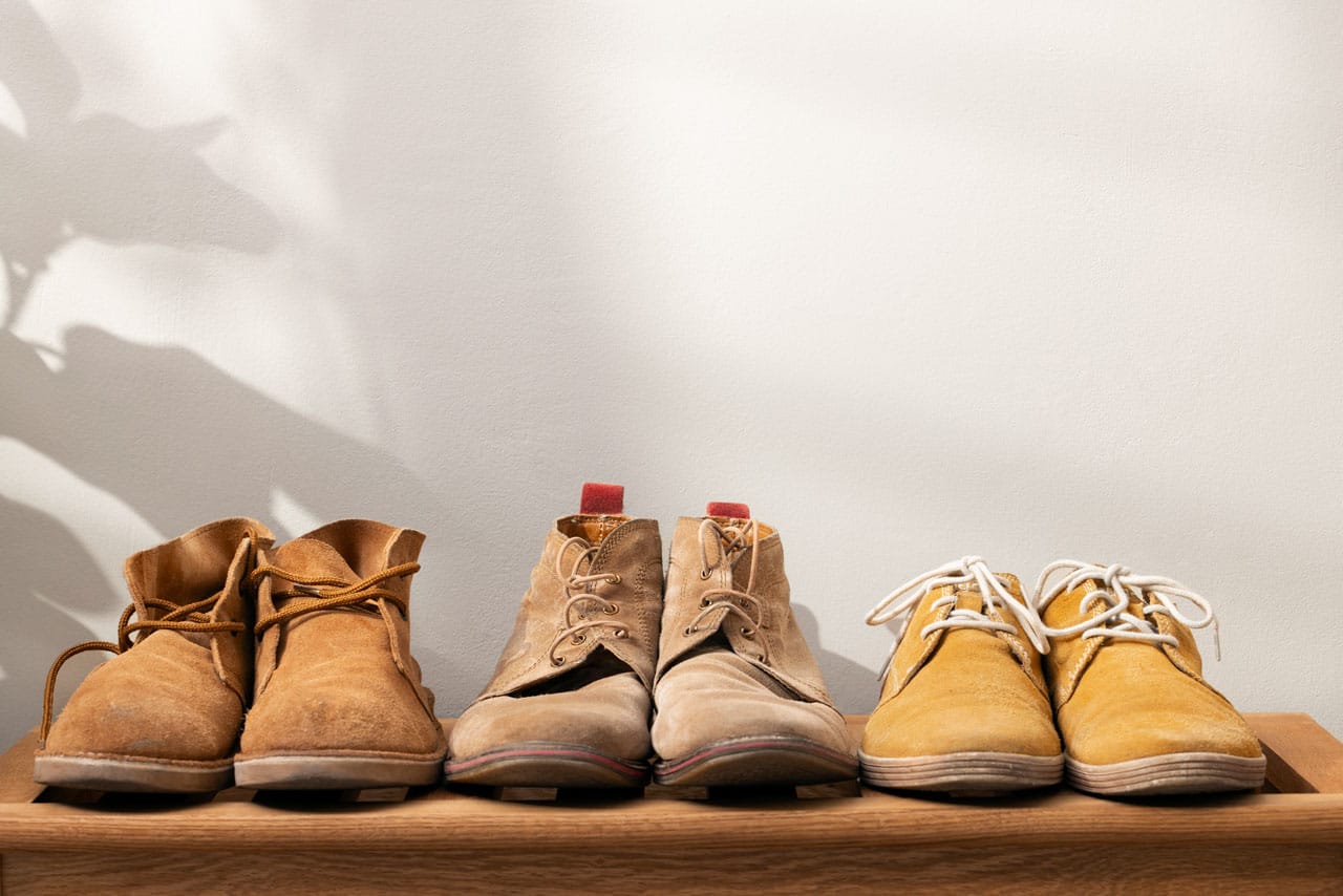 Schuhe im Treppenhaus